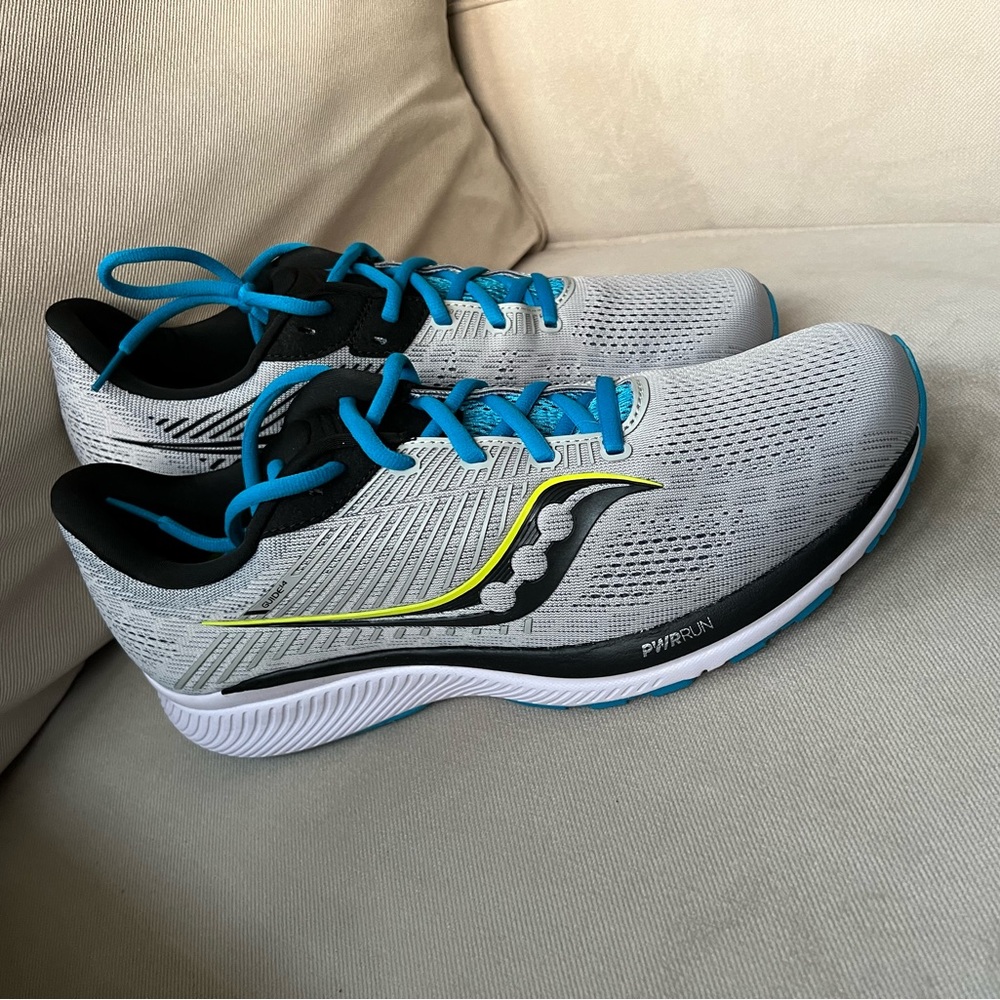 Men’s saucony sneakers size 11